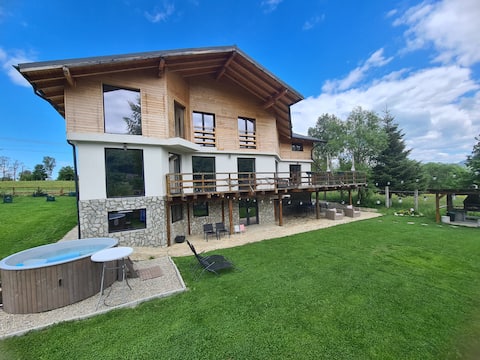 Bran Mountain Living | 6BR Panoramic Villa