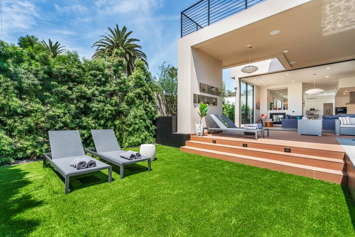 Villa Stella by LuxJB | 14 guests | 7 beds | Gym gallery image 5