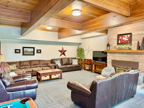 Nauvoo River Lodge, sleeps 80, river access