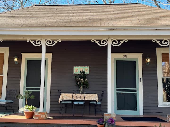 Charming cottage in the historic Boulevard area