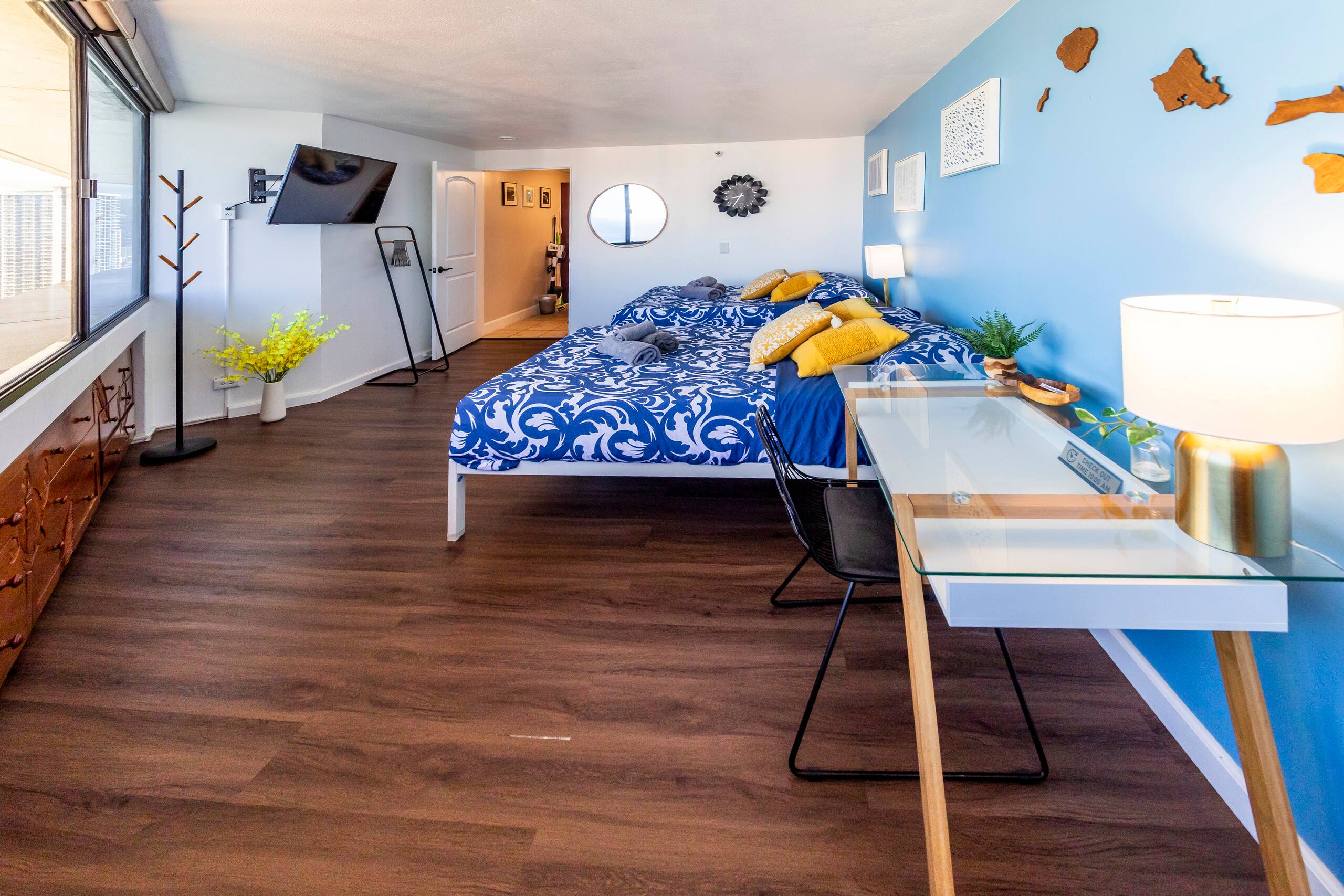 Condo in Honolulu · ★4.77 · 1 bedroom · 2 beds · 1 private bath - Image 8