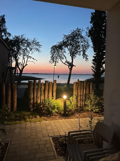 15 min. to Zingst - directly on the water - barrier-free