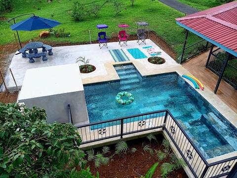 Family-sized loft with pool & outdoor areas