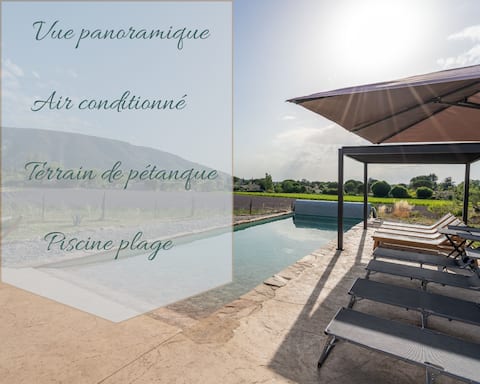 Provençal farmhouse with amazing view and pool 15 pax
