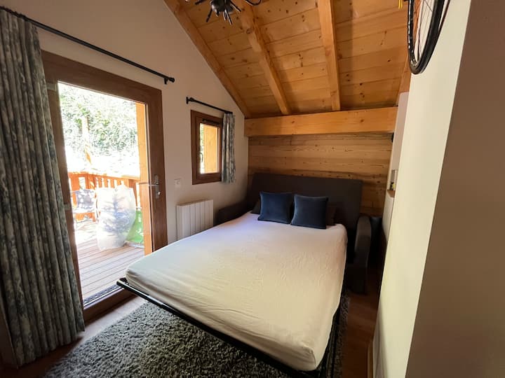 Cosy Welcoming 2 Bedroom, 2 Bathroom House - Aigueblanche
