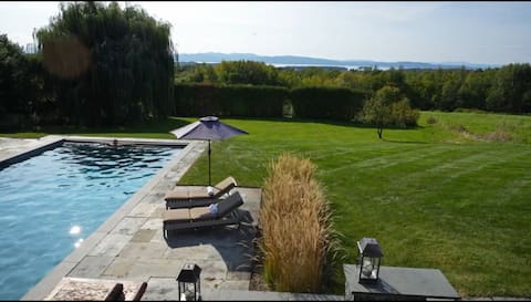 Luxury*Private*Views*Burl*. UVM*St Mikes*Pool