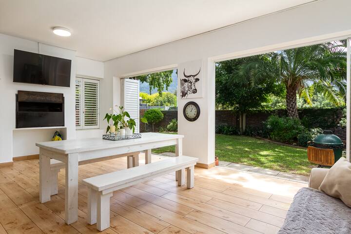 Spacious Family Home. Central location. gallery image 5