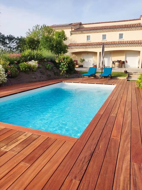 Beautiful countryside cottage (2/4 pers) with pool