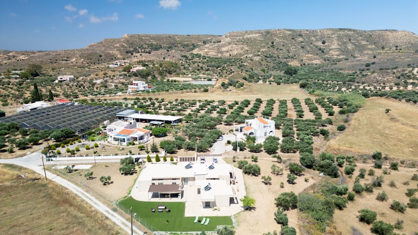 Livas Deluxe Relaxing Villa