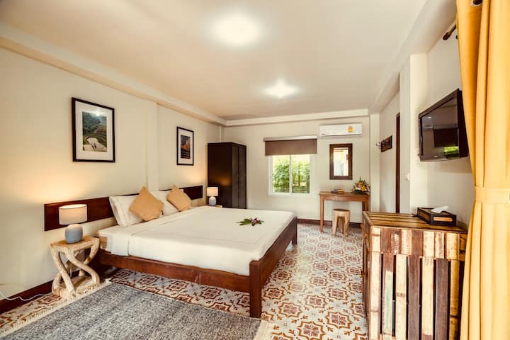 Pool Side 1 bed Suite incl. sebule, chumba cha kupikia & mabafu 2