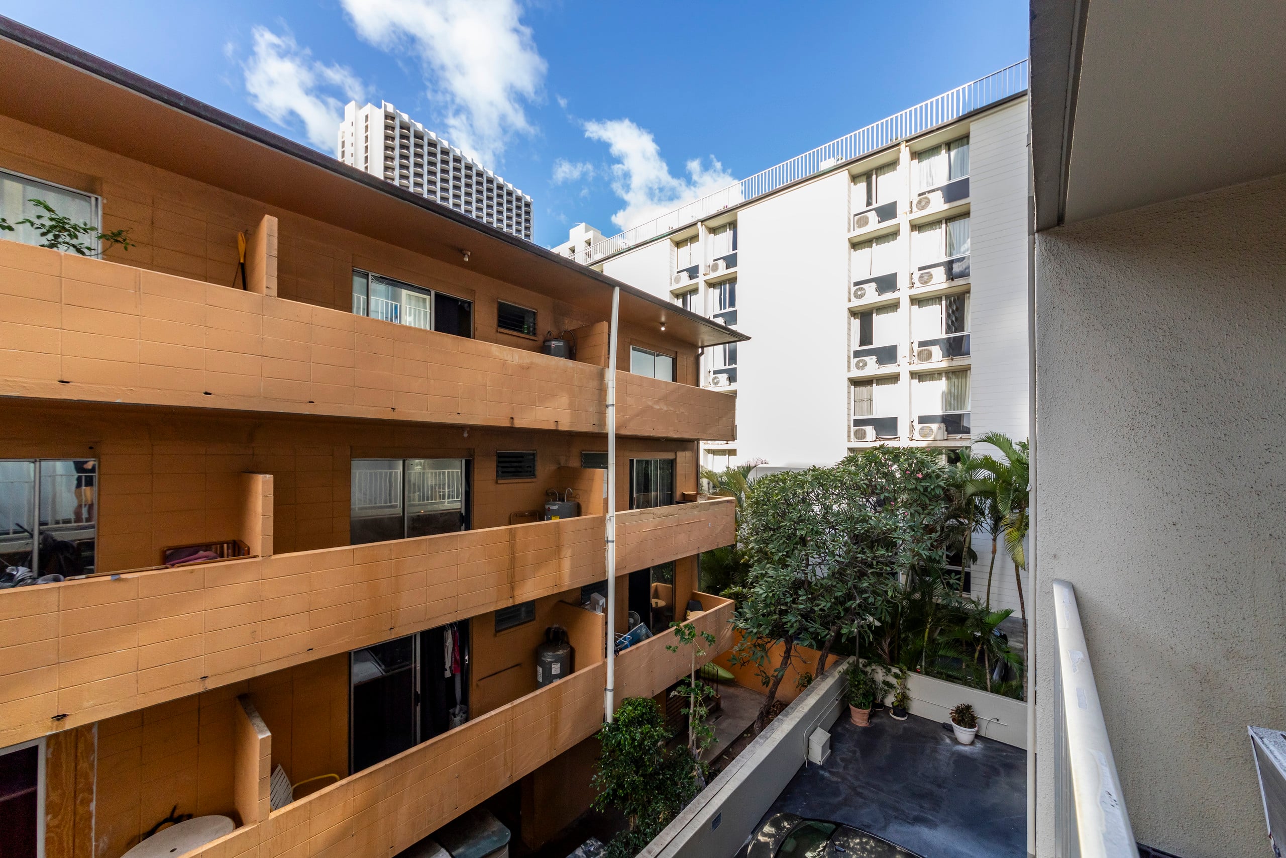 Condo in Honolulu · ★4.4 · Studio · 1 bed · 1 private bath - Image 20
