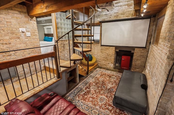 Luxury Loft with Private Pool and Movie Theater gallery image 4