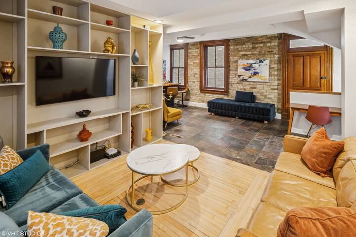 Luxury Loft with Private Pool and Movie Theater