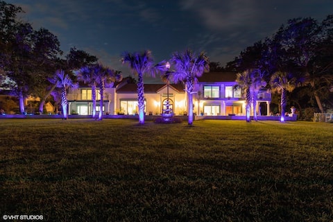 4 Bayfront acres Mansion and Guest House by Destin