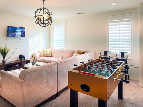 Spacious Family Haven by SilverLakes | HonestHomes