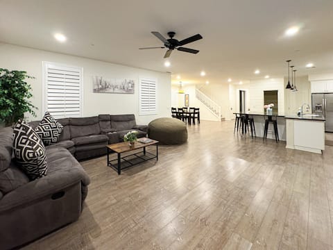 Spacious Family Haven by SilverLakes | HonestHomes