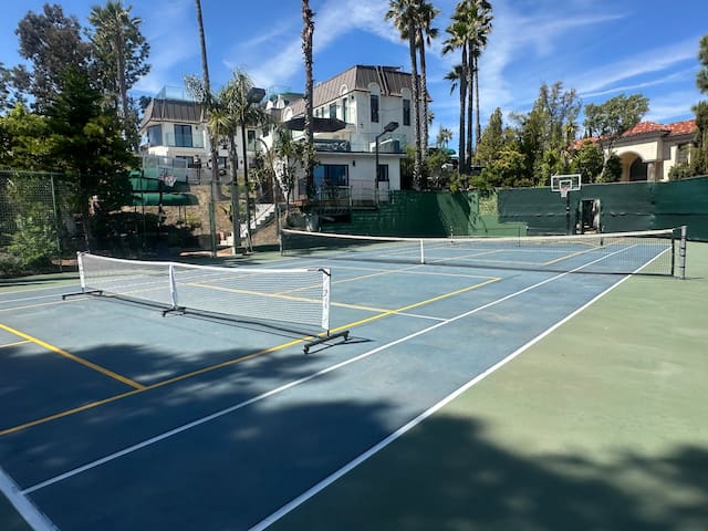 Lux View Estate, Pool Tennis Pickle Gym Sauna Spa+ gallery image 4