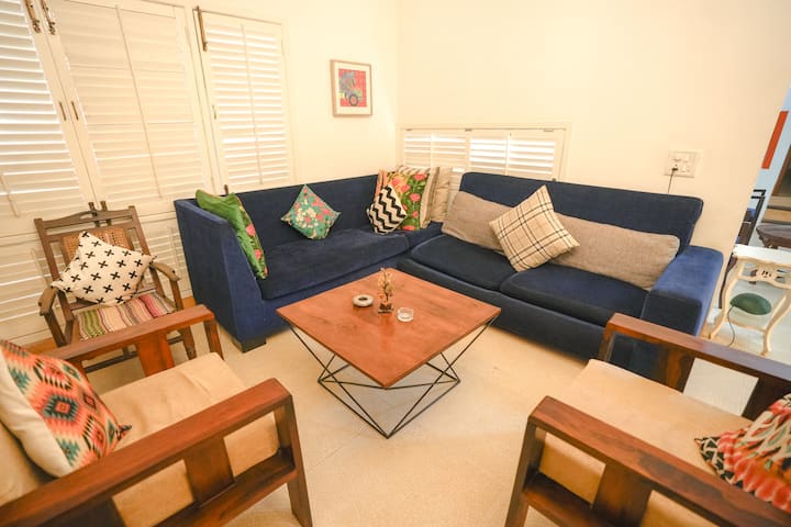 Living room image 5