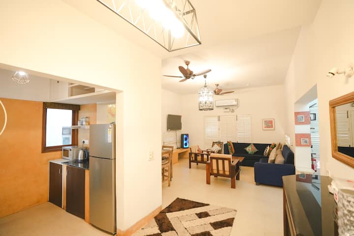 Living room image 6