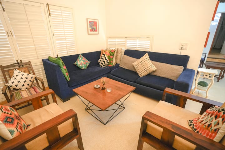 Living room image 4