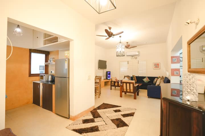 Living room image 3