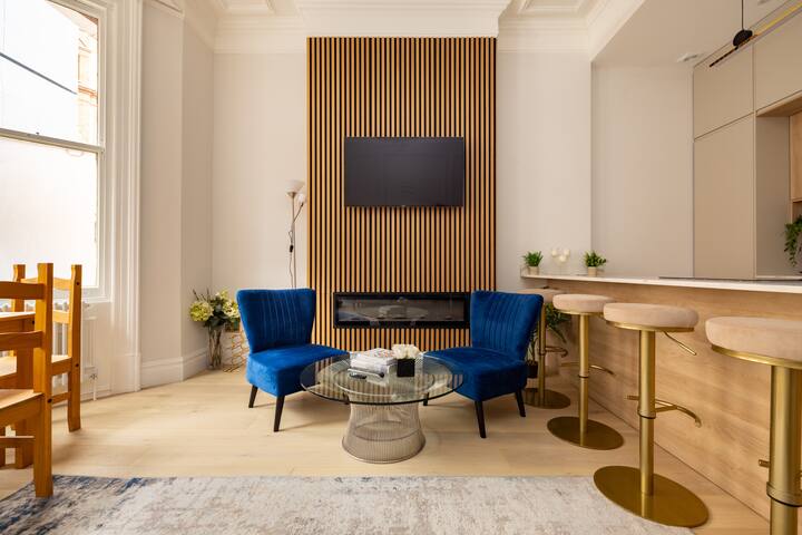 London Lovers – Newly Refurbished 2 BR in Chelsea gallery image 2