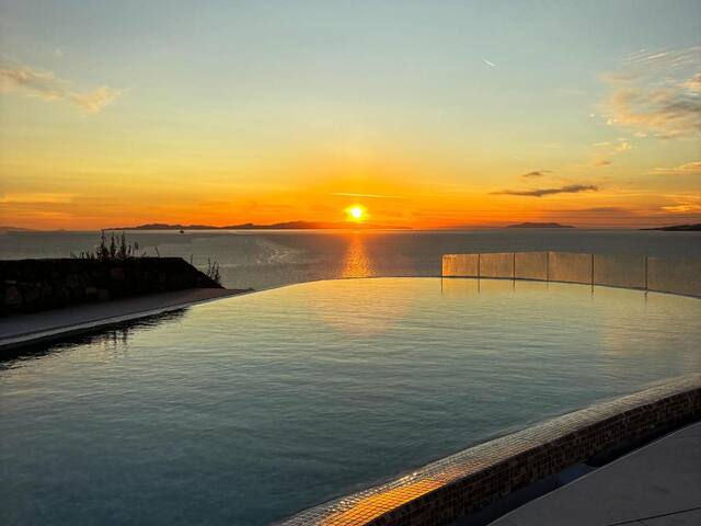 Ilia Villa- White Rock Suites & Villas gallery image 2