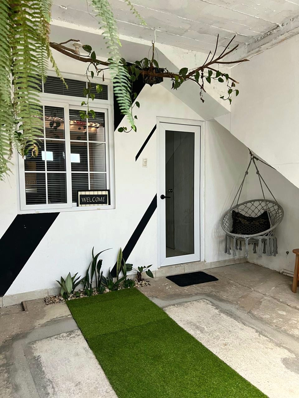COMFY furnished private apartment.Netflix/internet — photo 1