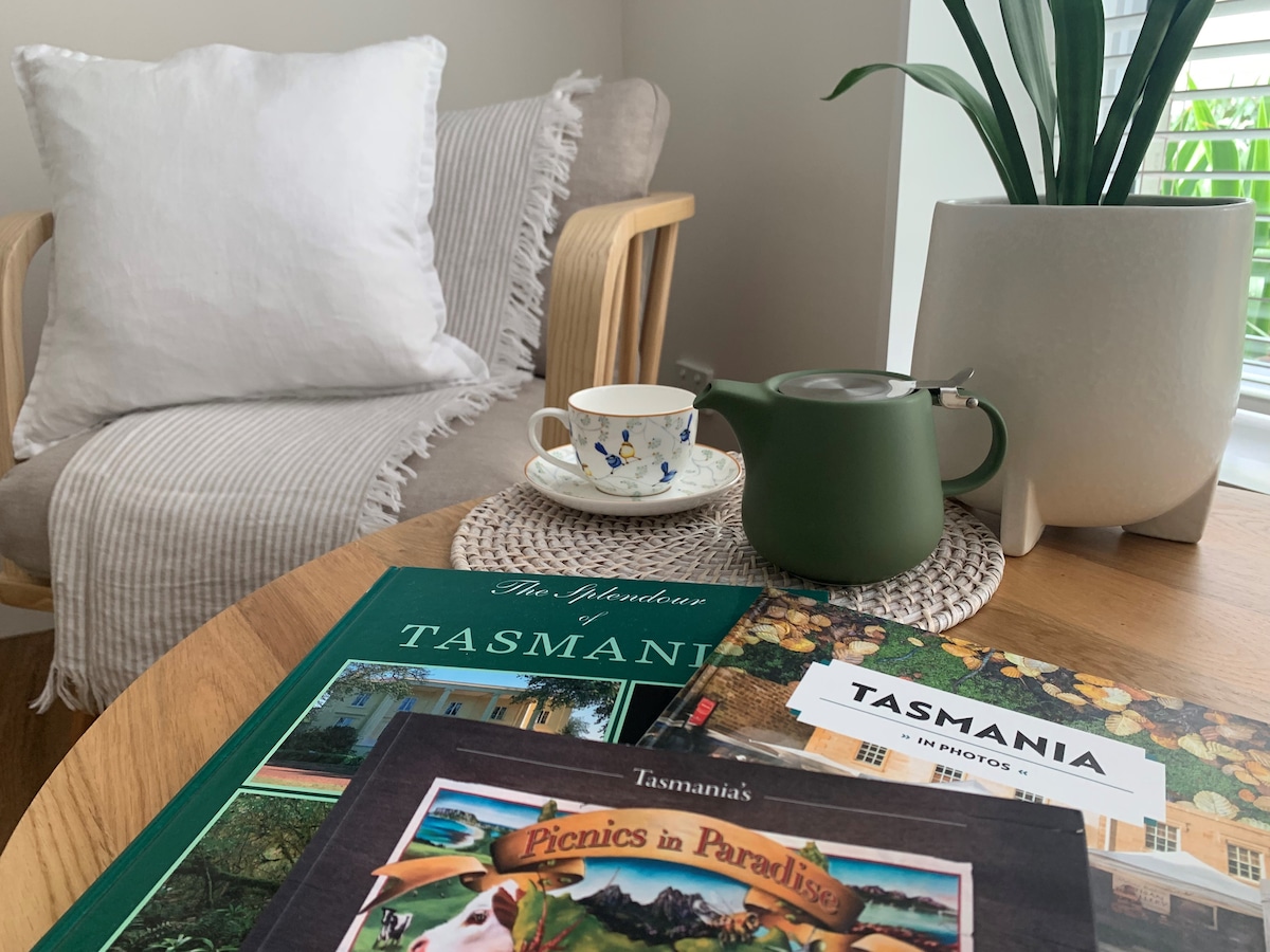 Successful Airbnb property: Studio On Plaister - Modern, Stylish, Relaxed Vibe in City Of Hobart