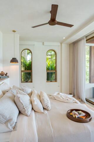 New Ocaso Luxury Villa Flamingo Beach 9 Bedrooms