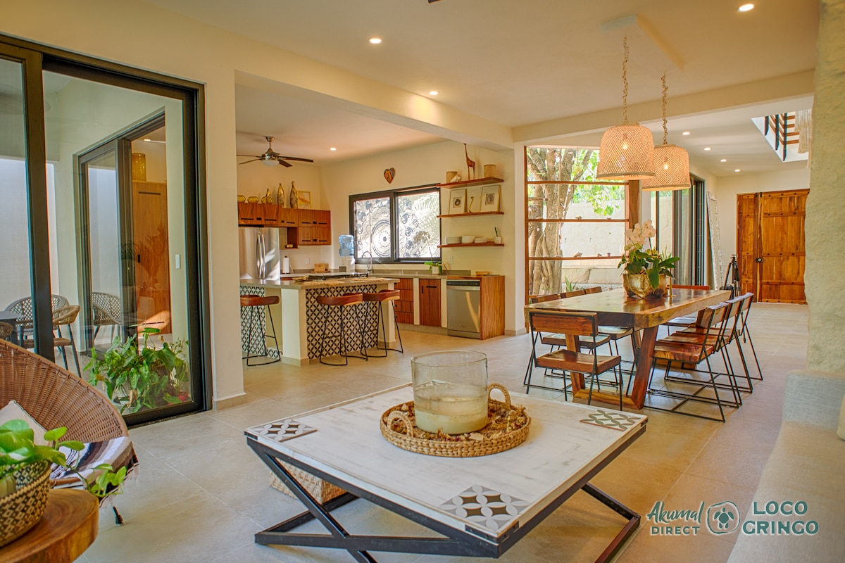 Top Airbnb: Stylish Villa close to amenities & golf! Pool! en Puerto Aventuras