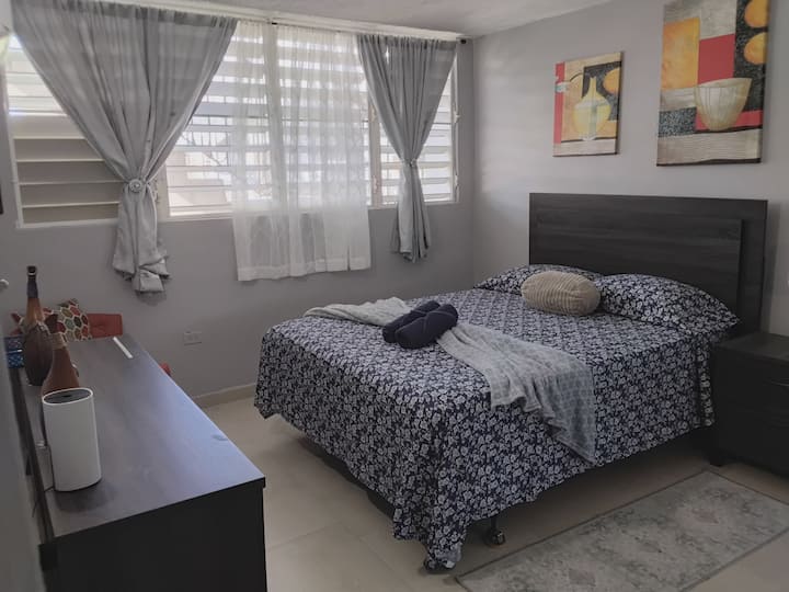 Chumba cha kulala 2 na kitanda 1 cha ukubwa wa Malkia