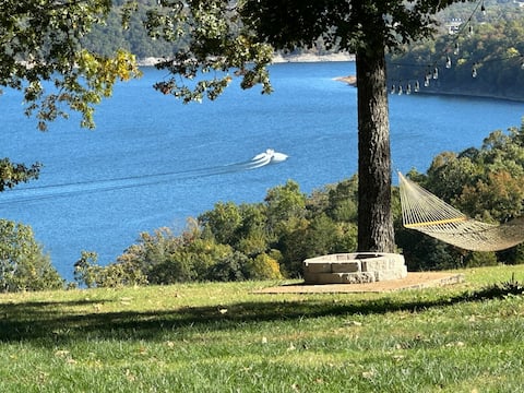 Breathtaking Lake View 2 Bdrm w/ Lake Access