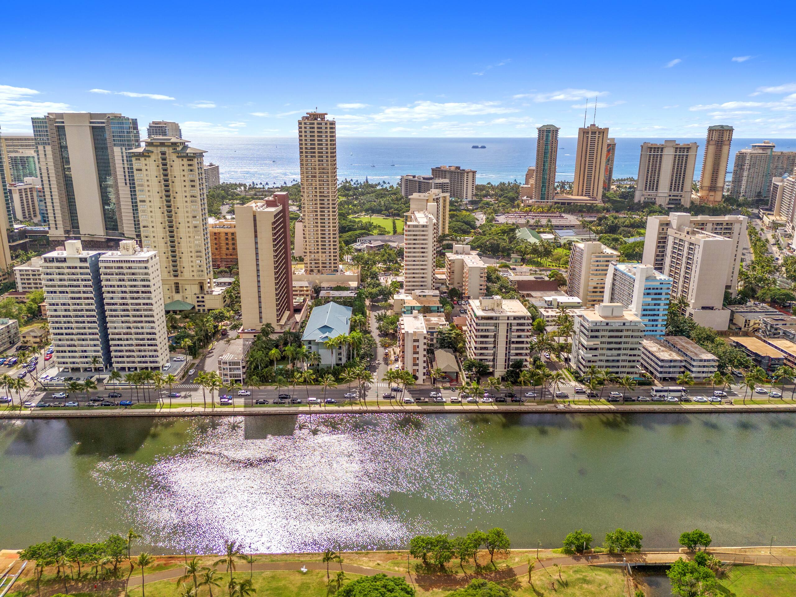 Condo in Honolulu · ★5.0 · 1 bedroom · 1 bed · 1 private bath - Image 34