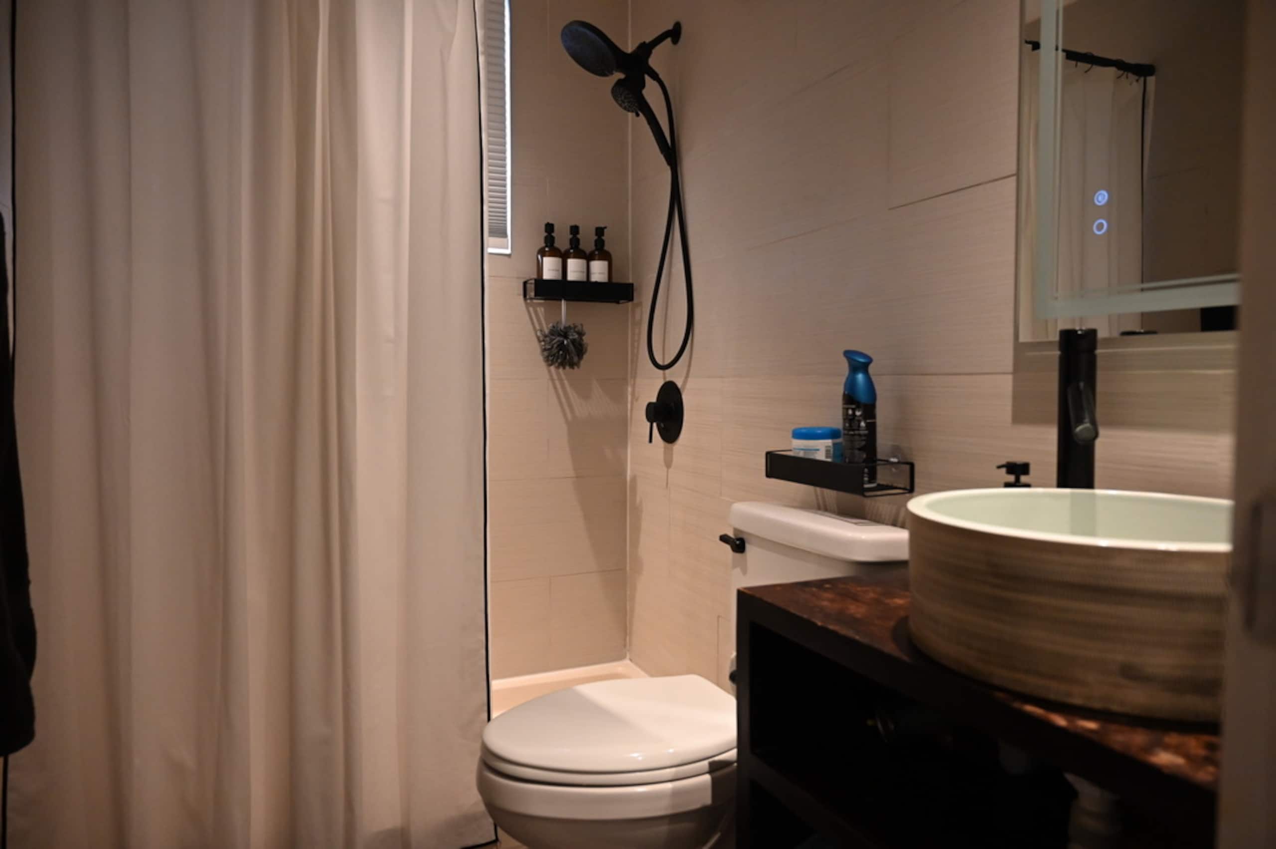 Condo in Honolulu · ★5.0 · 1 bedroom · 1 bed · 1 private bath - Image 23