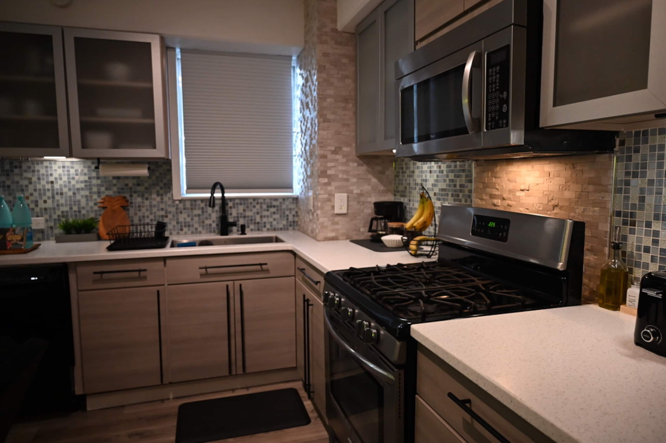 Condo in Honolulu · ★5.0 · 1 bedroom · 1 bed · 1 private bath - Image 12