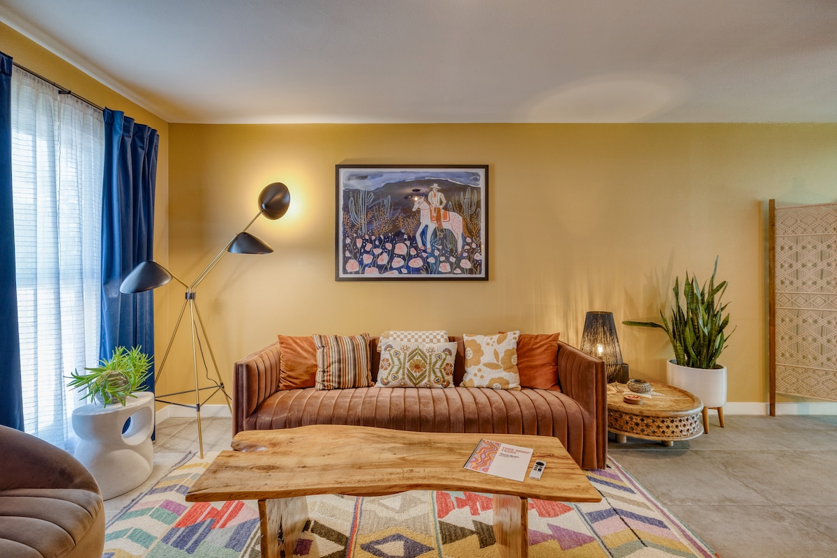 Popular Airbnb listing: Texas Time Warp off Congress - Cowboy Pool! in East Congress