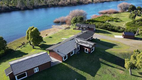 Country house on the Futaleufu River