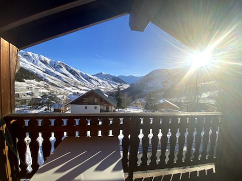 Popular Airbnb listing: Chalet apartment close to the slopes and hiking trails in Saint Sorlin D'arves