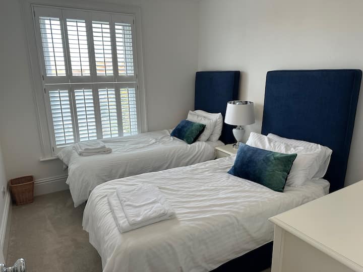 Bedroom 3 can be made up as a a paid of single beds. 