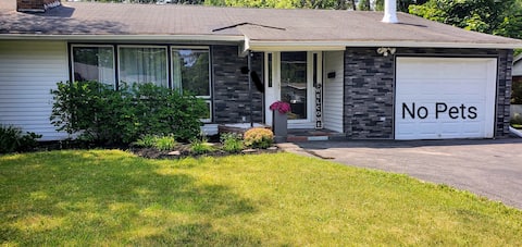 Beautiful home near Drumlins Country Club/SU