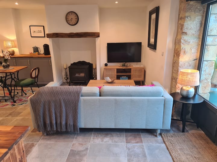 Meadows - Private Hot Tub, Air Con, Heated Pool - Puy-l'Évêque