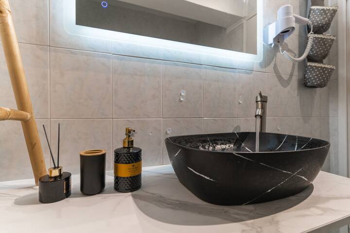 AcroLofts_M62 II gallery image 2