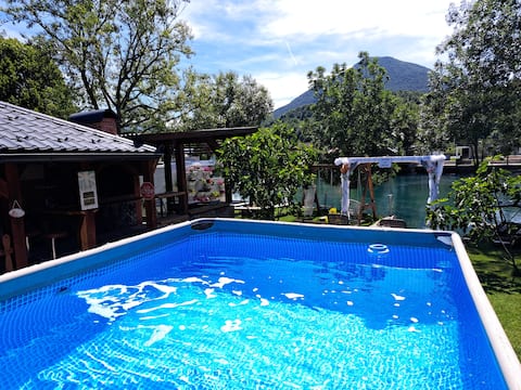 AM Una Lux House