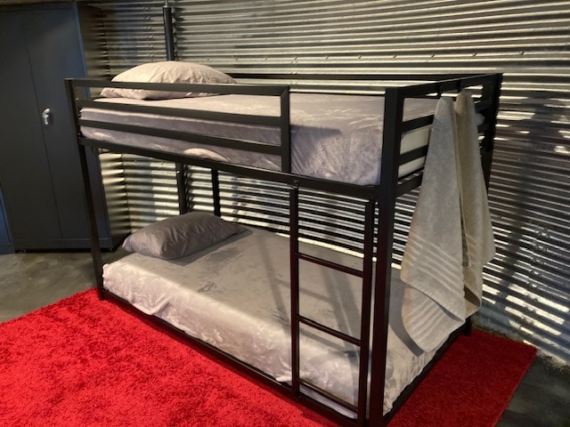 Lits superposés au niveau inférieur de The Bin