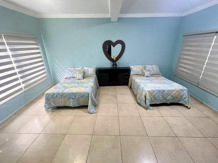 غرفة #1 مع مكيف هواء