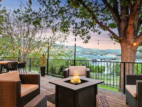 Family & Group Travelers : River View Retreat