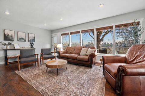 Riverview Retreat - An LC-Valley Premier Airbnb