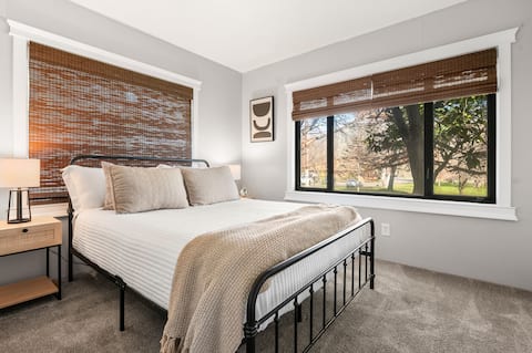 Family & Group Travelers : River View Retreat