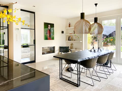 Beautiful villa 25 minutes away from Amsterdam